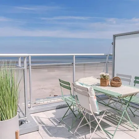 Huswell - Stunning Seafront Lejlighed